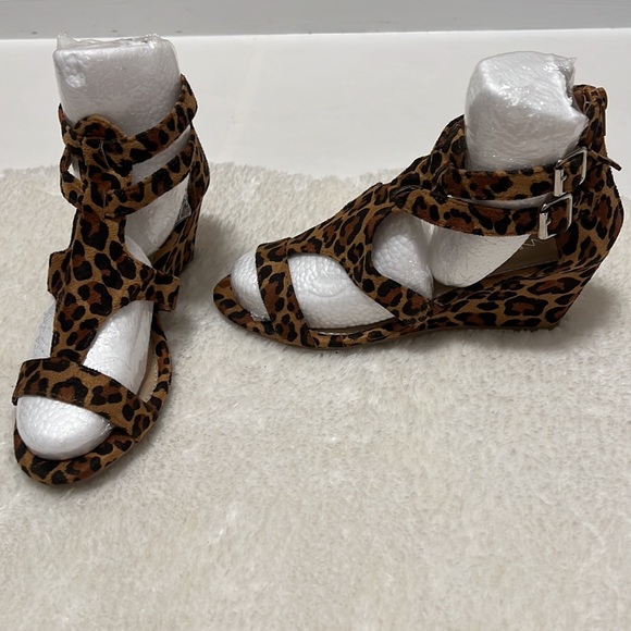 NWOT LEOPARD Wedge Double Strap Heel - Picture 9 of 12